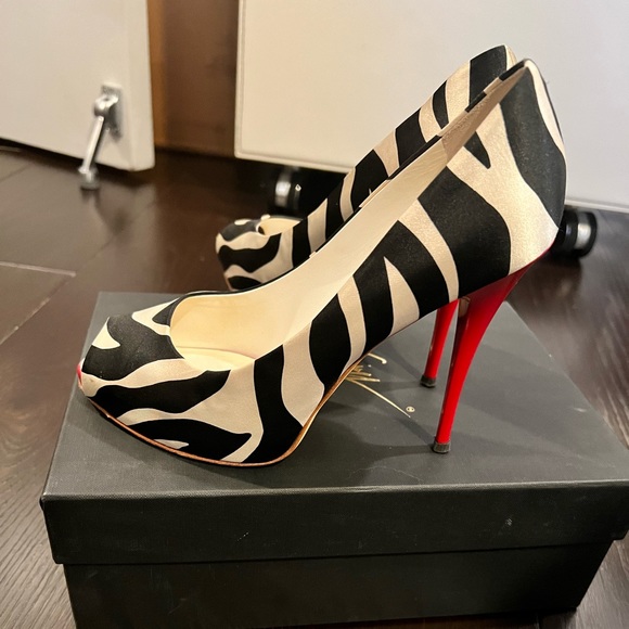 Giuseppe Zanotti Zebra Satin Peep Toe Mini Platform Heels Sz. 38.5 